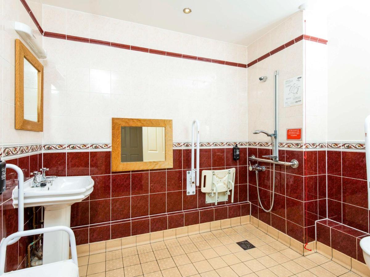 Ibis Budget Bromsgrove Eksteriør billede